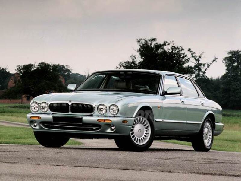 Jaguar XJ8 3.2 cat LWB