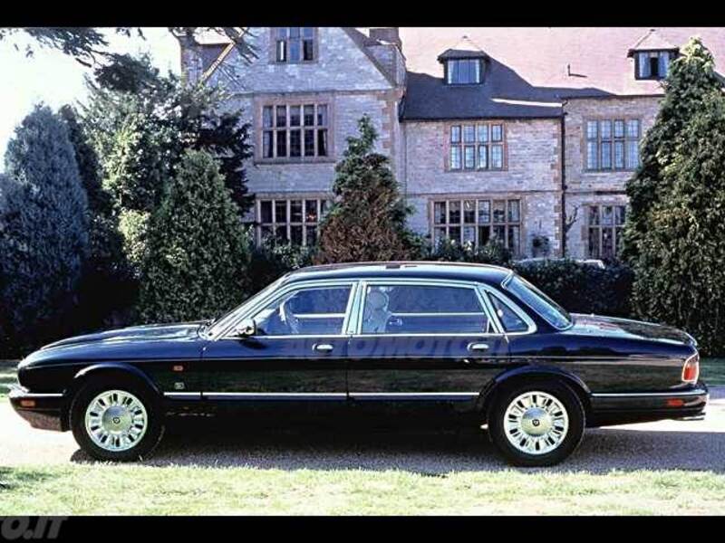 Jaguar Daimler 4.0 cat automatic LWB Century