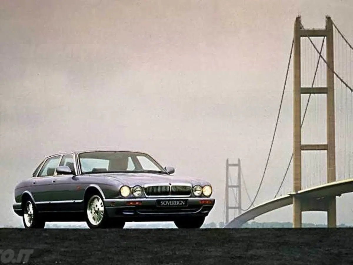 Jaguar Sovereign 4.0 cat