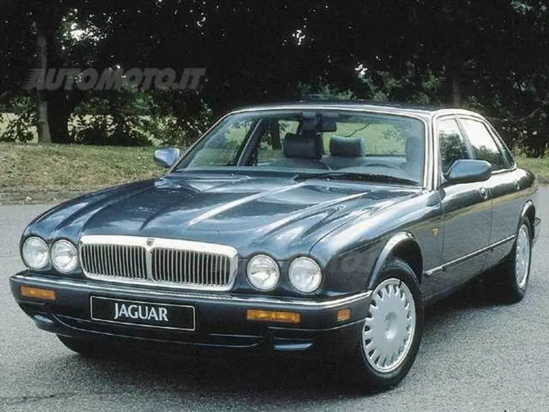 Jaguar XJ6 3.2S cat
