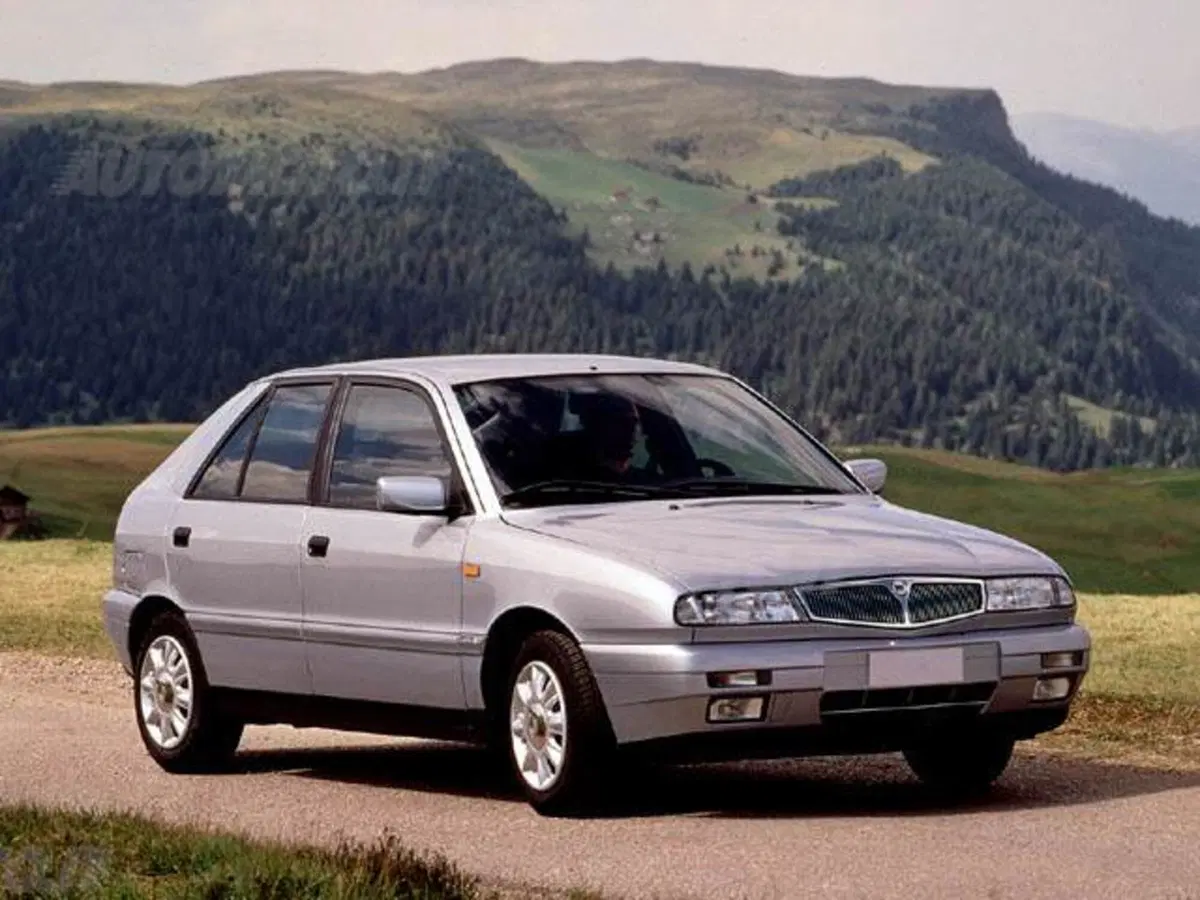 Lancia Delta 1.6 i.e. 16V cat 5 porte LS