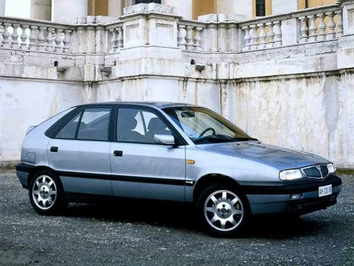 Lancia Delta 1.6 i.e. 16V cat 5 porte LX