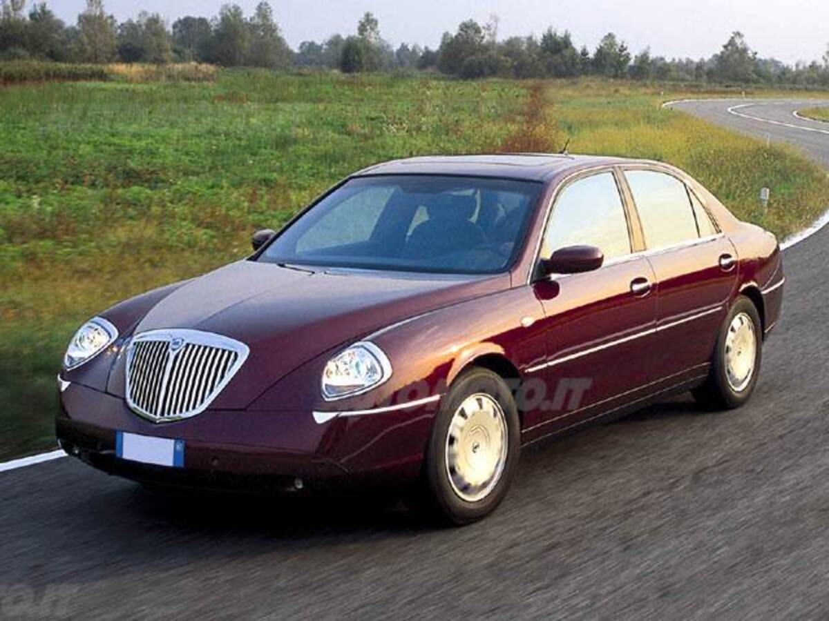 lancia thesis nuova prezzo