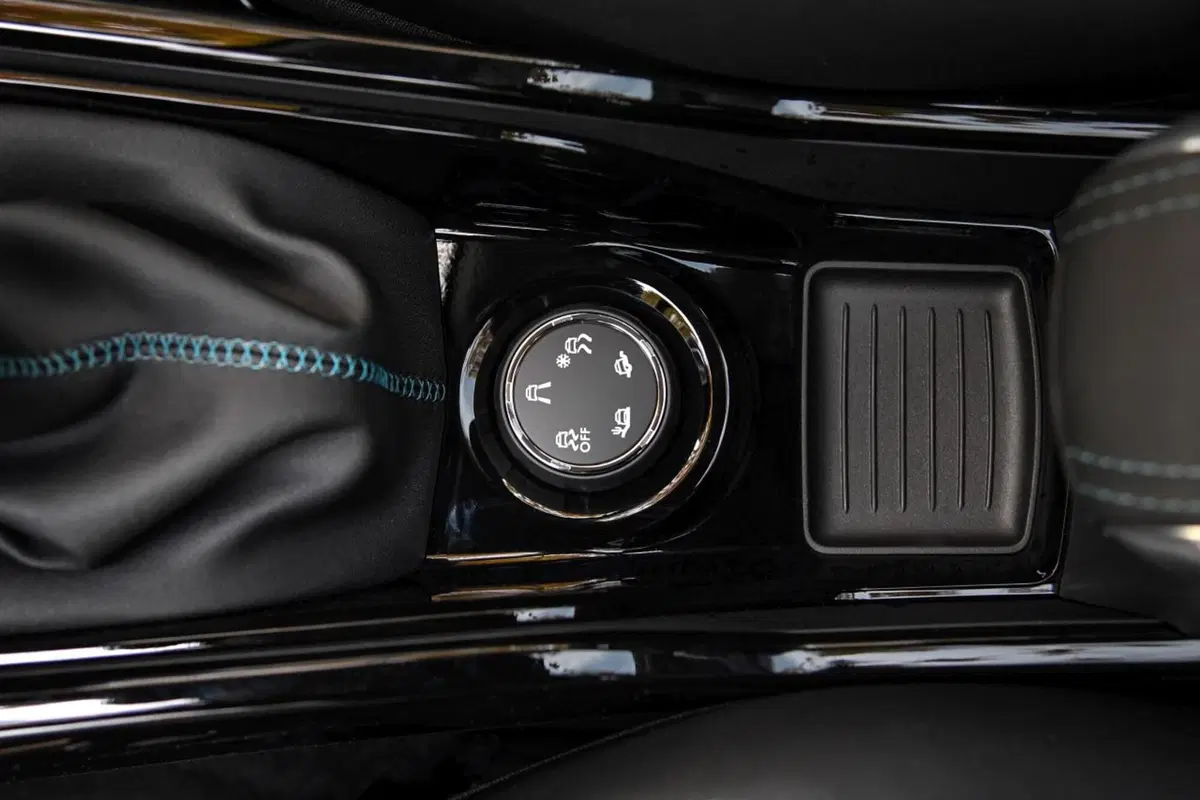 Peugeot 2008 Crossway, voglia d'avventura (13)
