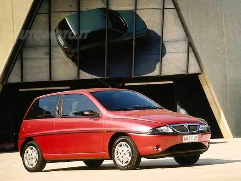 Lancia Y 12V cat LX
