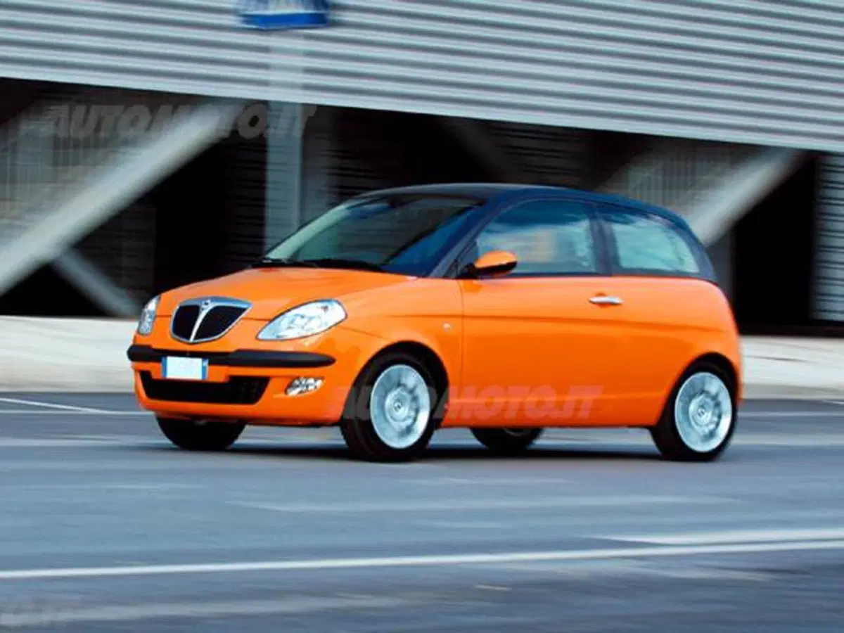 Lancia Ypsilon 16V Momo Design