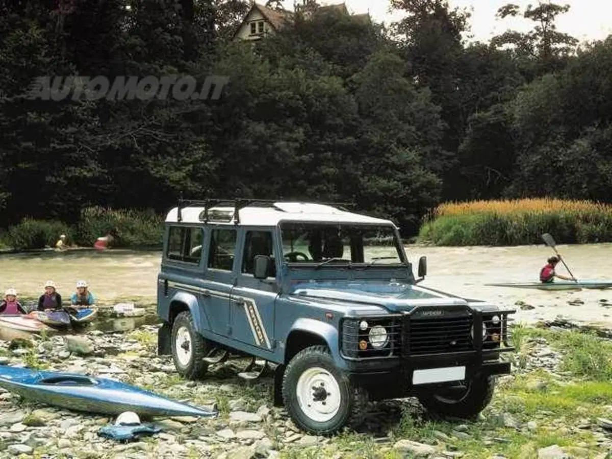 Land Rover Defender 110 2.5 Tdi Station Wagon County