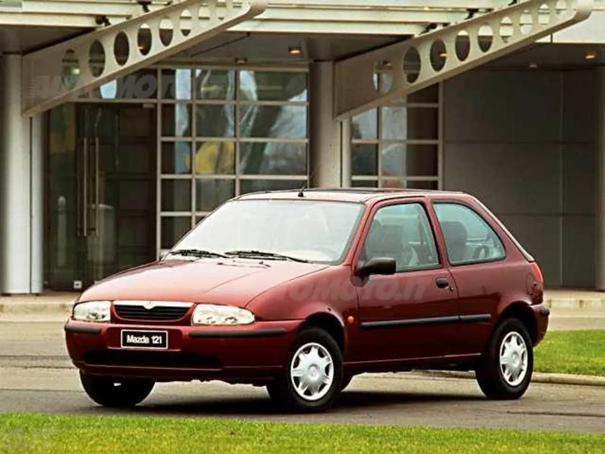 Mazda 121 1.3i cat 3 porte LX