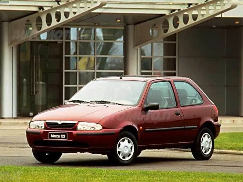 Mazda 121 1.3i cat 3 porte LX