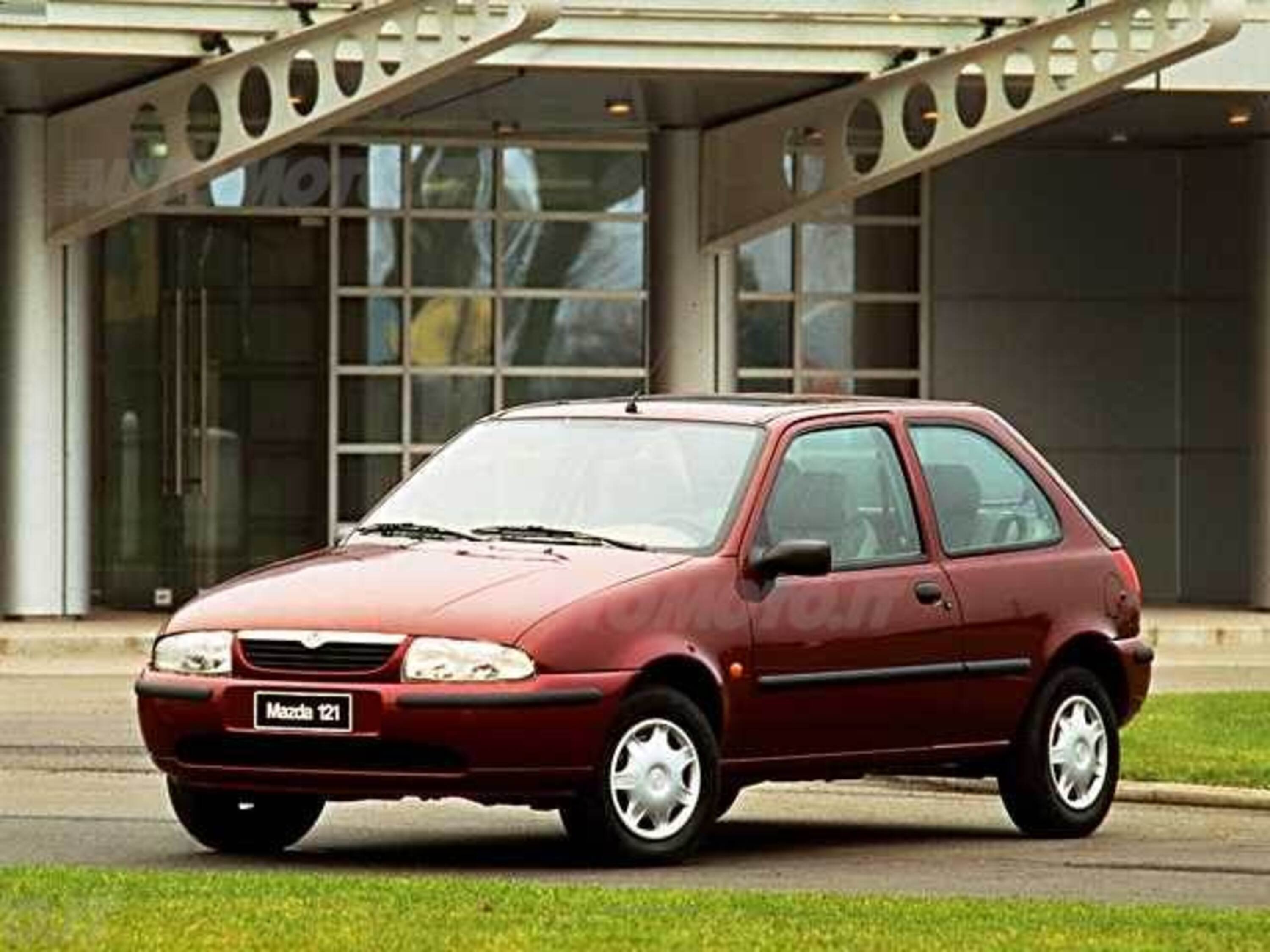 Mazda 121 (1996-00)