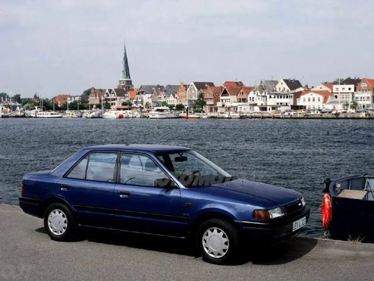Mazda 323 Sedan (1990-92)