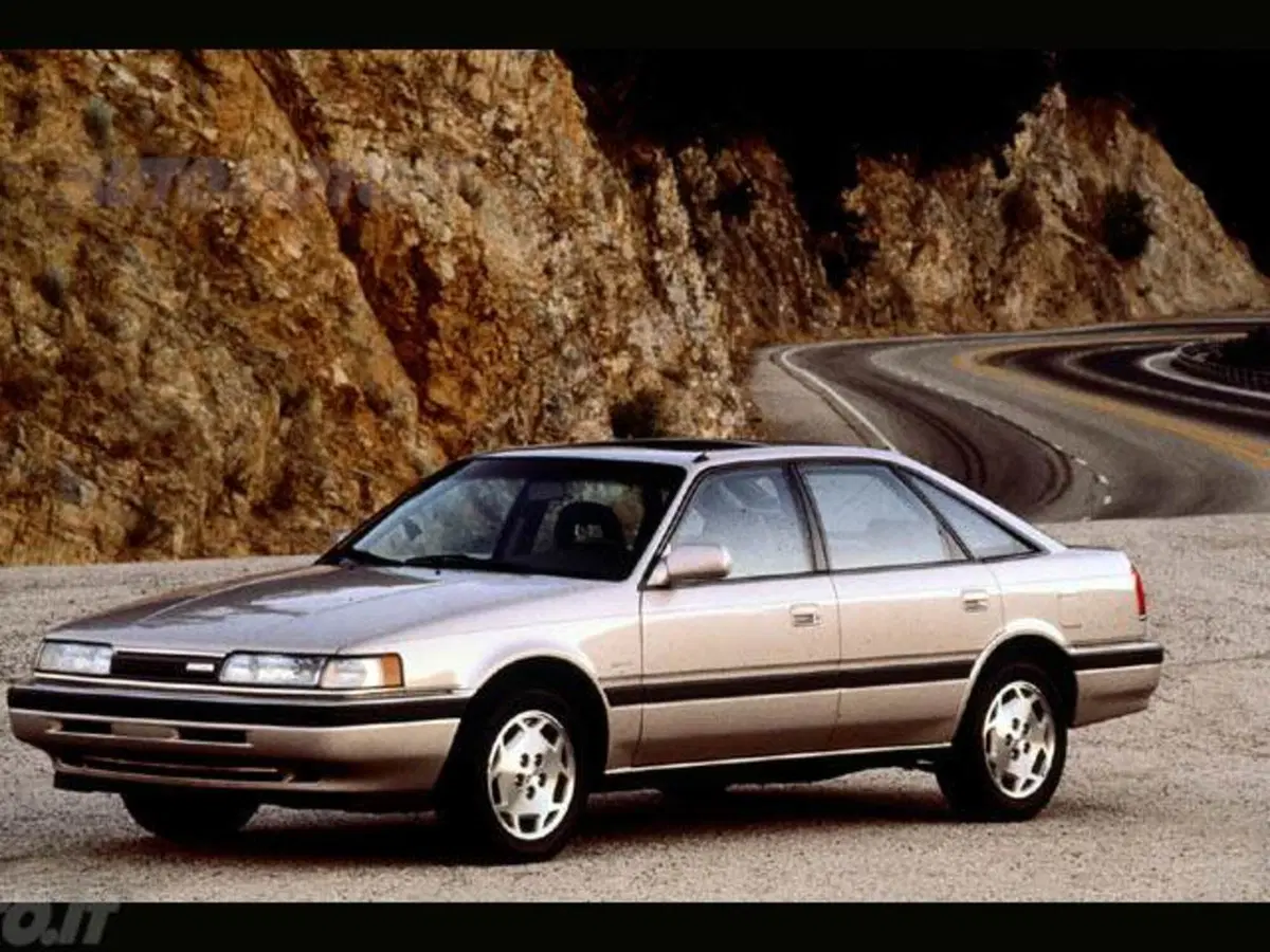 Mazda 626 2.0i 16V 5 porte GT