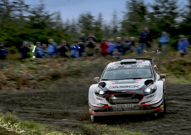 WRC17 Wales GB. L&rsquo;incantesimo &egrave; rotto, Evans in testa!