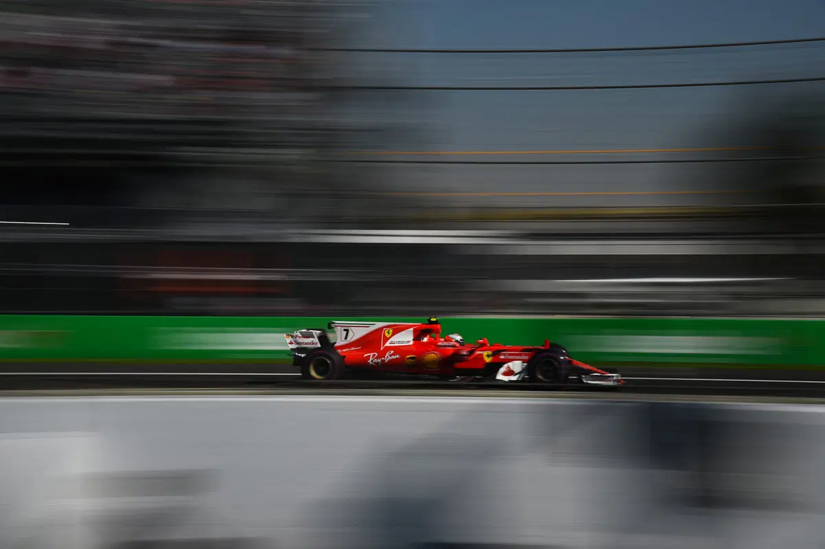 F1, GP Messico 2017: pole per Vettel (13)