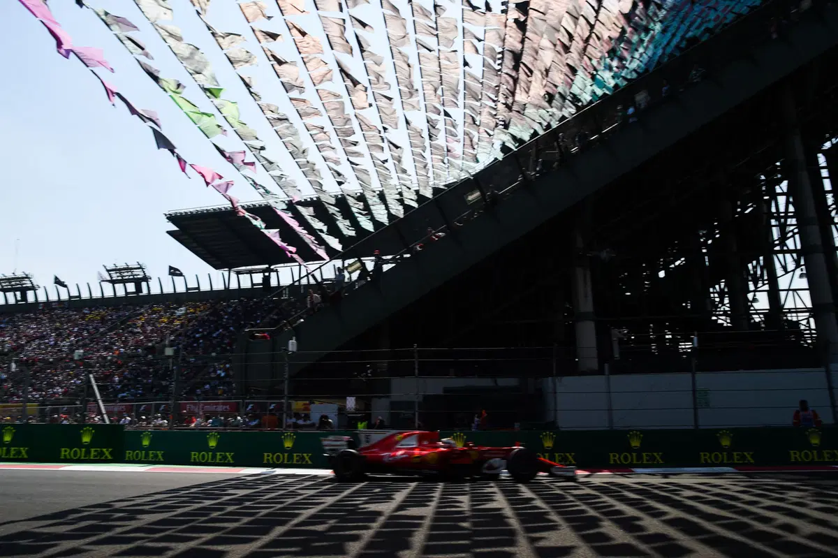 F1, GP Messico 2017: pole per Vettel (23)