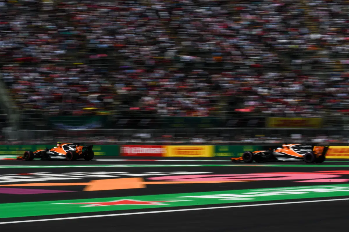 F1, GP Messico 2017: pole per Vettel (40)