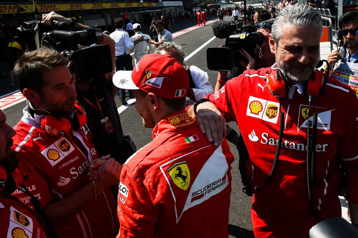 F1, GP Messico 2017: pole per Vettel (27)