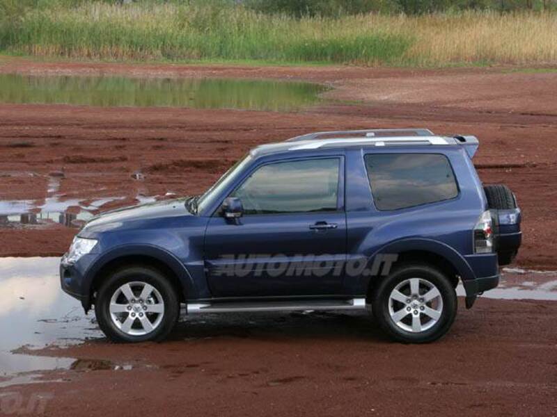 Mitsubishi Pajero 3.2 DI-D 16V 3p. Invite