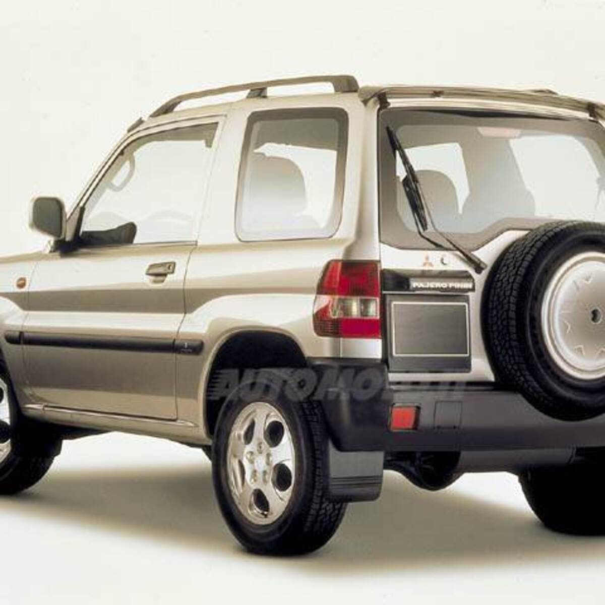 Mitsubishi Pajero (1999-06)