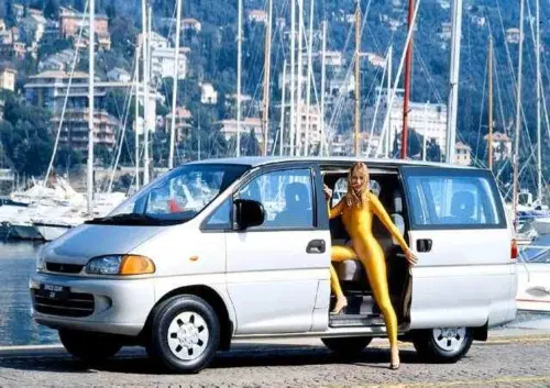 Mitsubishi Space Gear (1995-97)