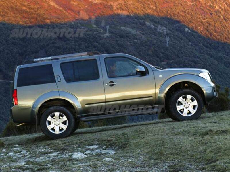 Nissan Pathfinder dCi LE Chrome