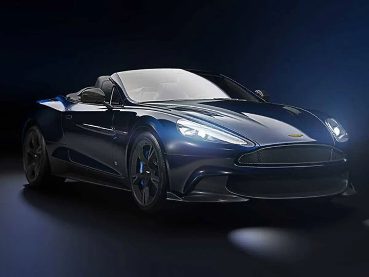 Aston Martin Vanquish S Volante, l'edizione speciale firmata da Tom Brady (7)