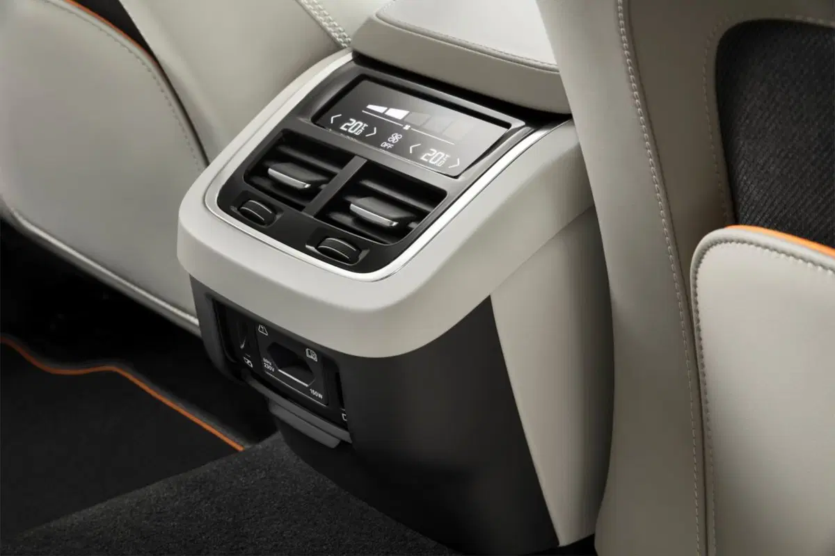 Volvo V90 Cross Country Ocean Race, ritorna la classica edizione speciale (15)