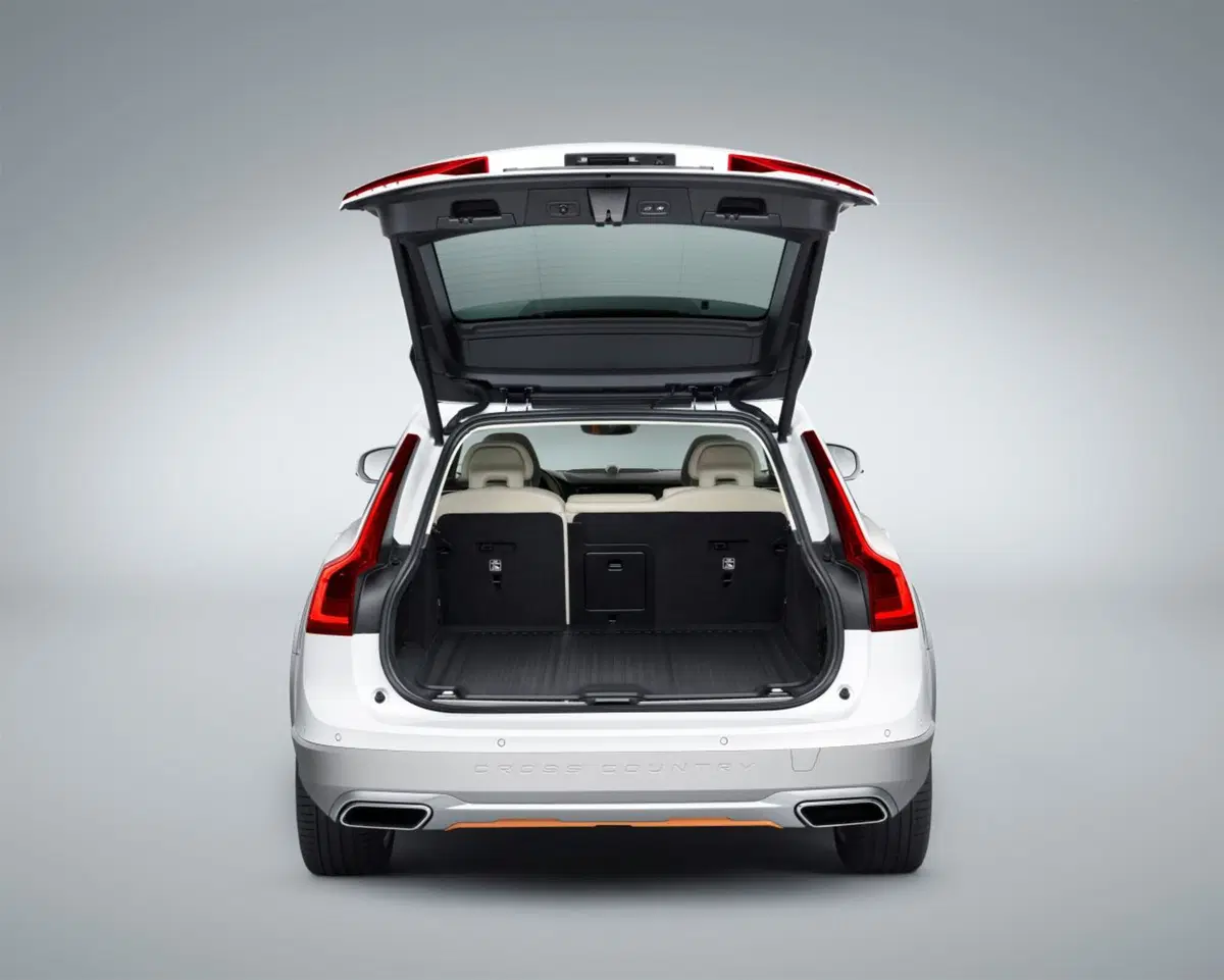 Volvo V90 Cross Country Ocean Race, ritorna la classica edizione speciale (7)