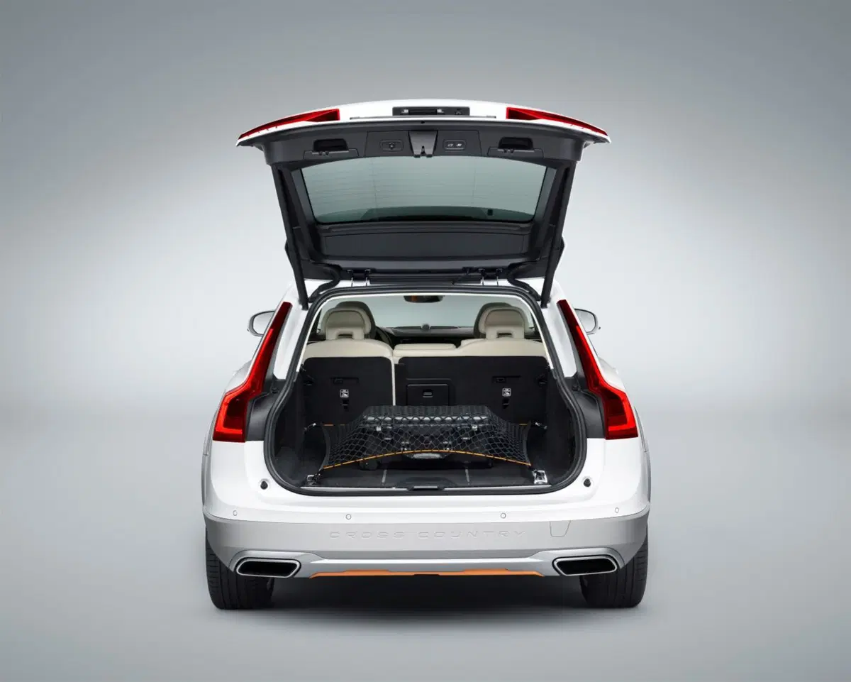 Volvo V90 Cross Country Ocean Race, ritorna la classica edizione speciale (8)