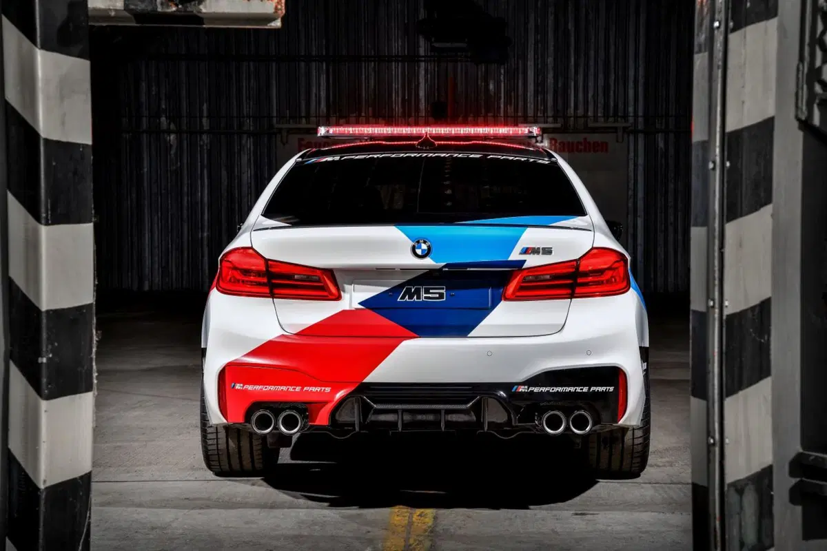 BMW M5 xDrive, la nuova Safety Car della MotoGP 2018 (2)