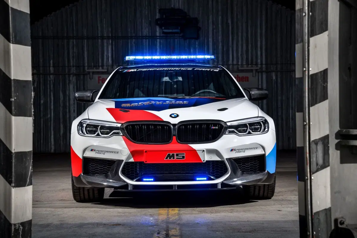 BMW M5 xDrive, la nuova Safety Car della MotoGP 2018 (5)