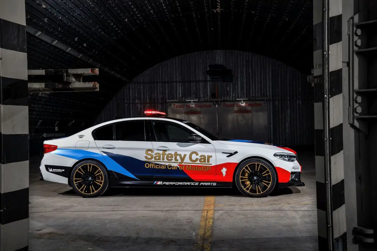 BMW M5 xDrive, la nuova Safety Car della MotoGP 2018 (6)