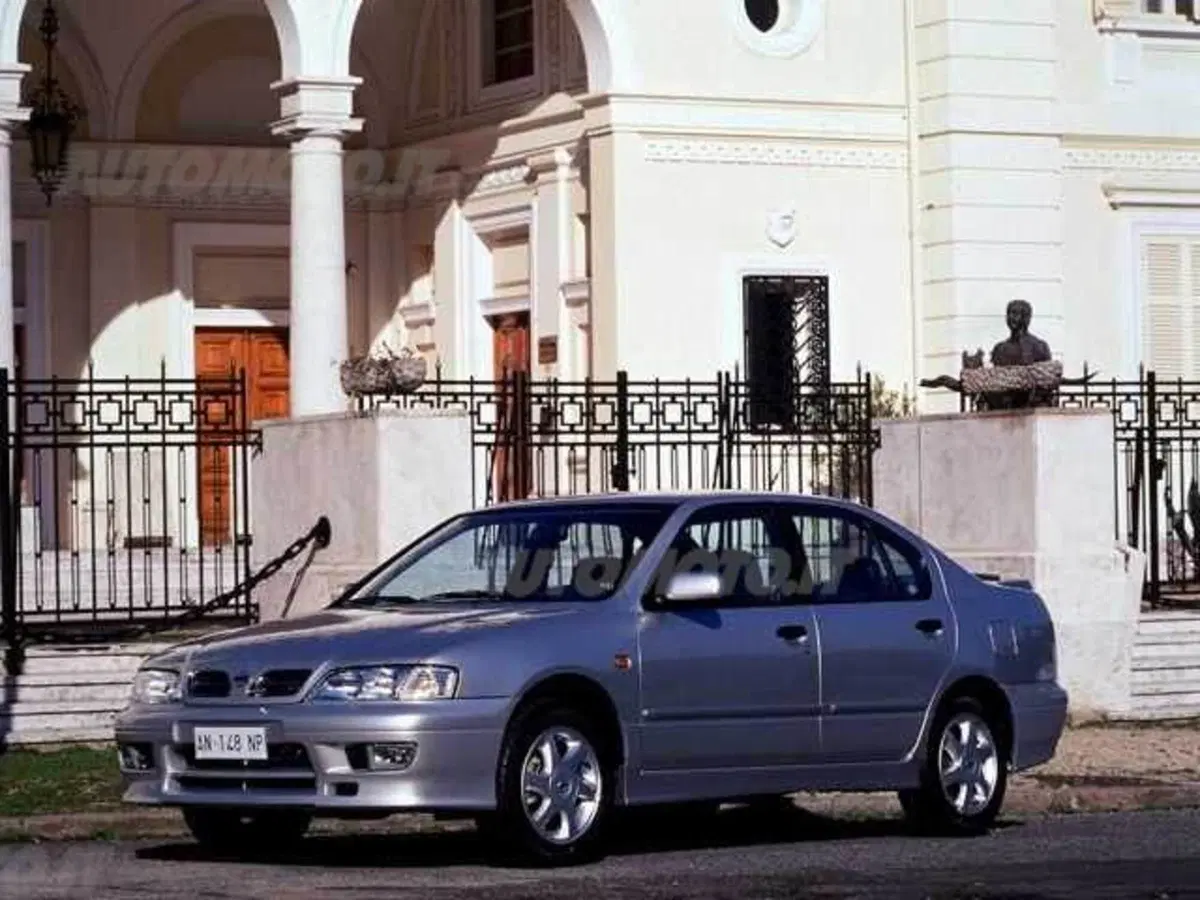 Nissan Primera 2.0i 16V cat 4 porte GT