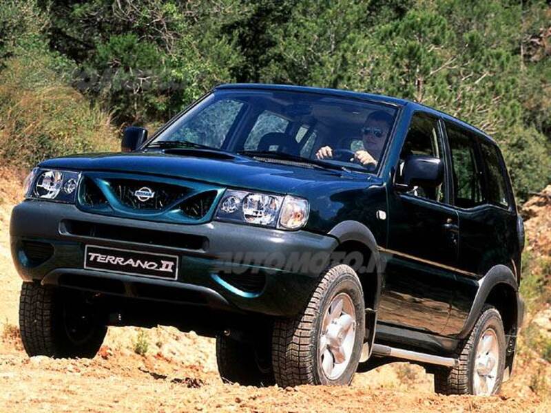 Nissan Terrano II 2.4i 12V cat 3 porte Luxury