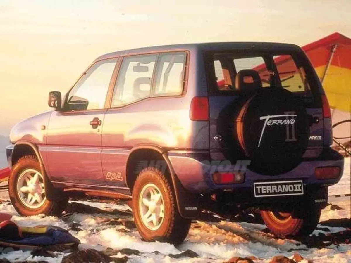 Nissan Terrano II 2.4i 12V cat 3 porte SLX