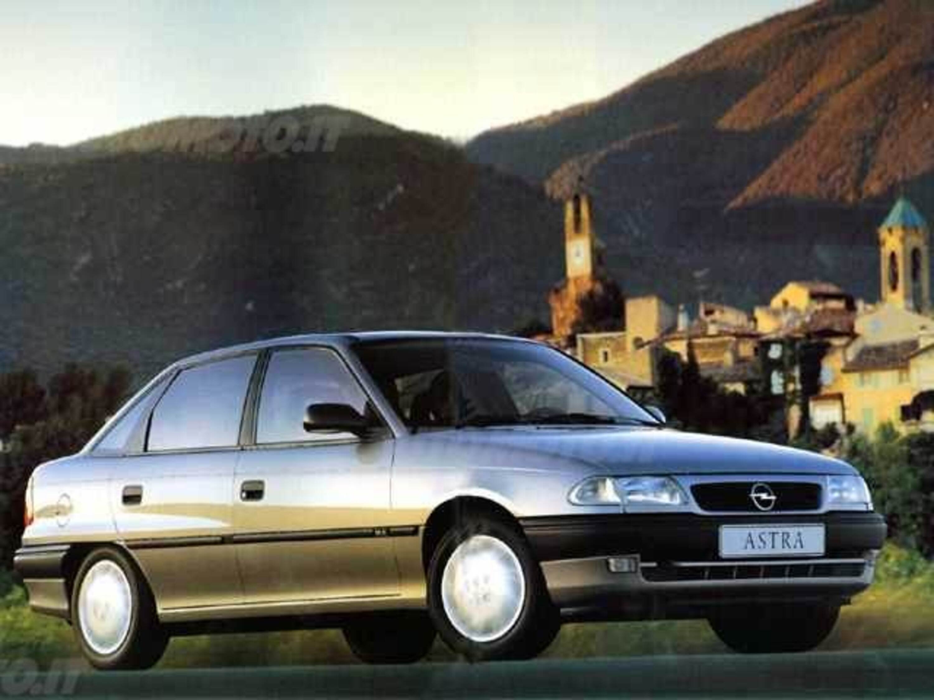 Opel Astra cat 4 porte GL my 97