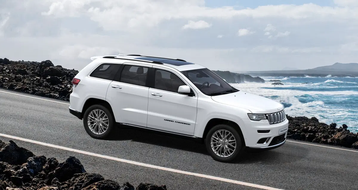 Quale comprare, Confronto: Jeep Grand Cherokee CRD Vs Porsche Cayenne Diesel (5)