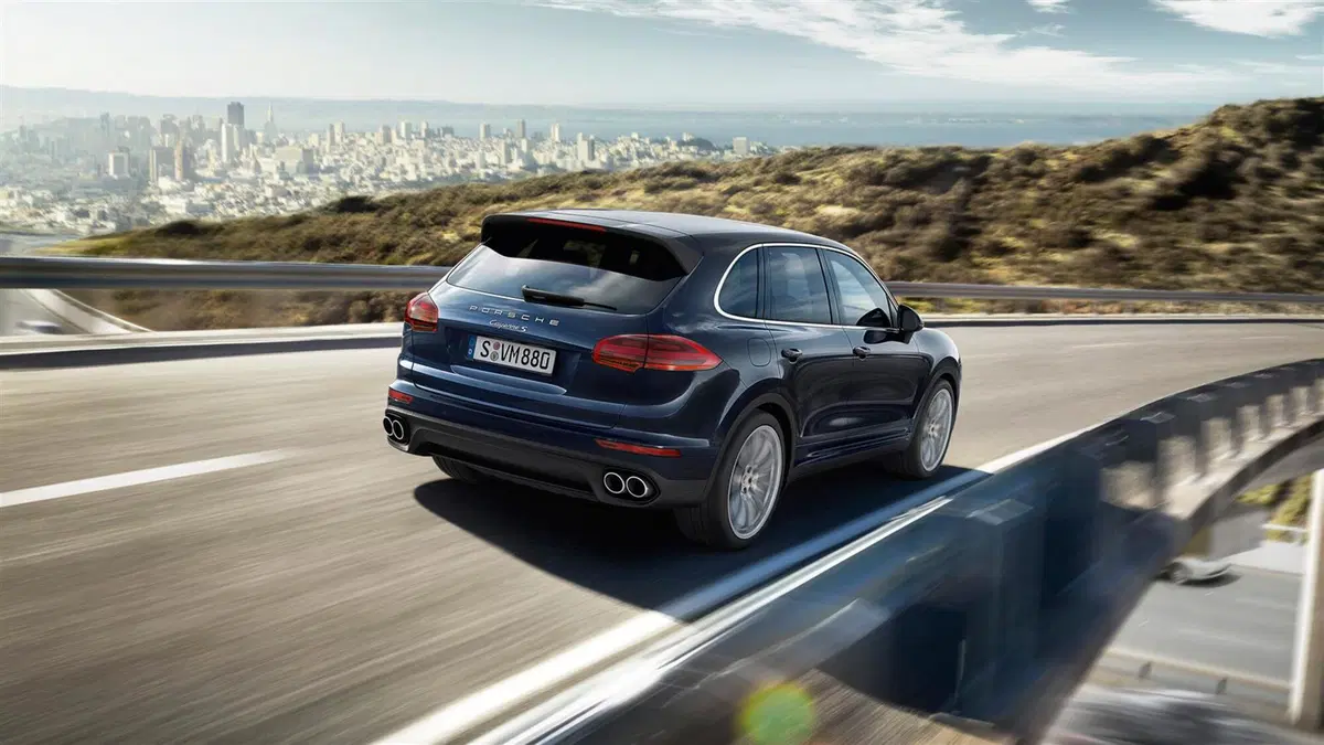Quale comprare, Confronto: Jeep Grand Cherokee CRD Vs Porsche Cayenne Diesel (2)