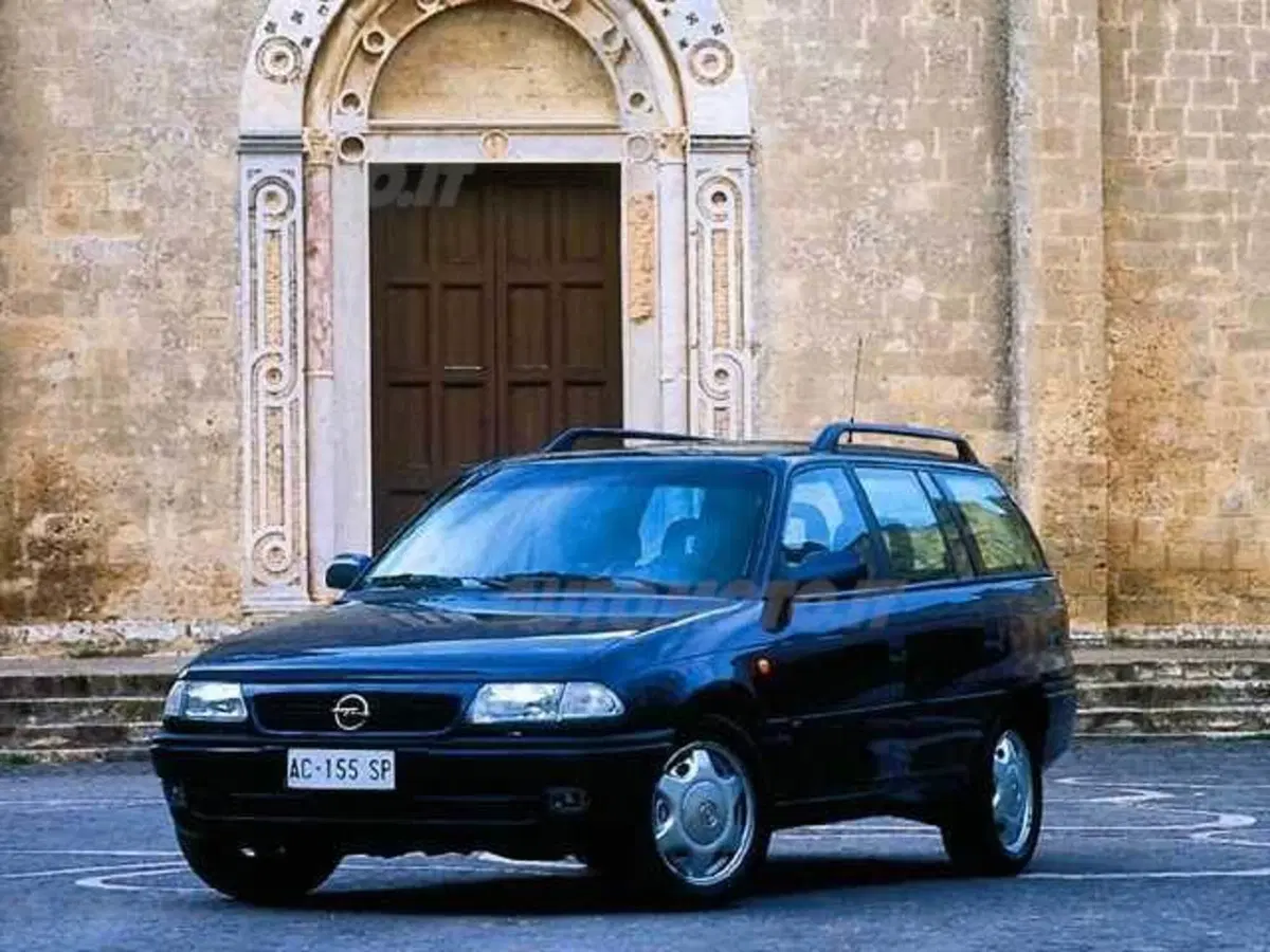 Opel Astra Station Wagon 16V cat Station Wagon Club