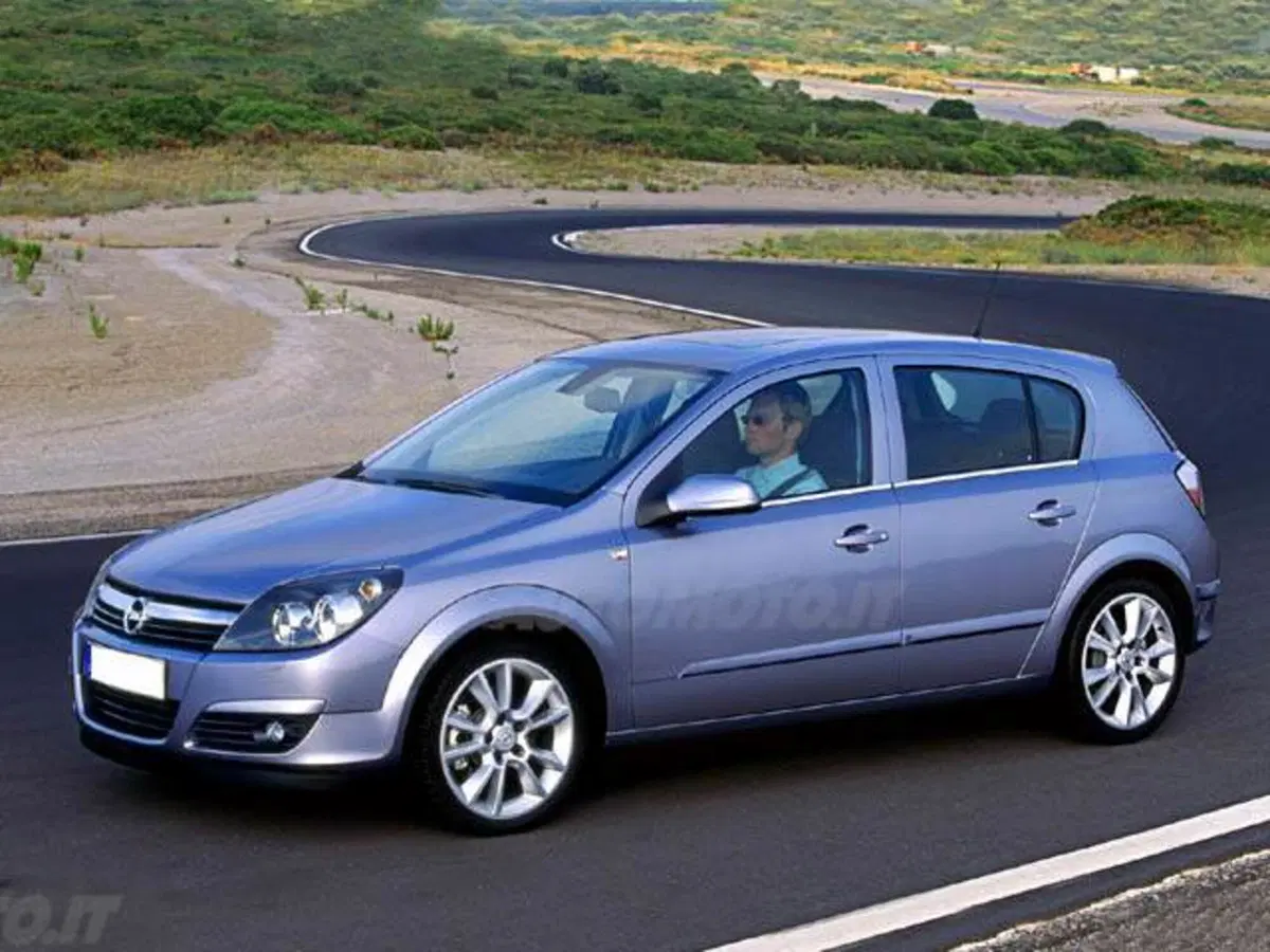 Opel Astra 1.8 16V 5 porte Cosmo