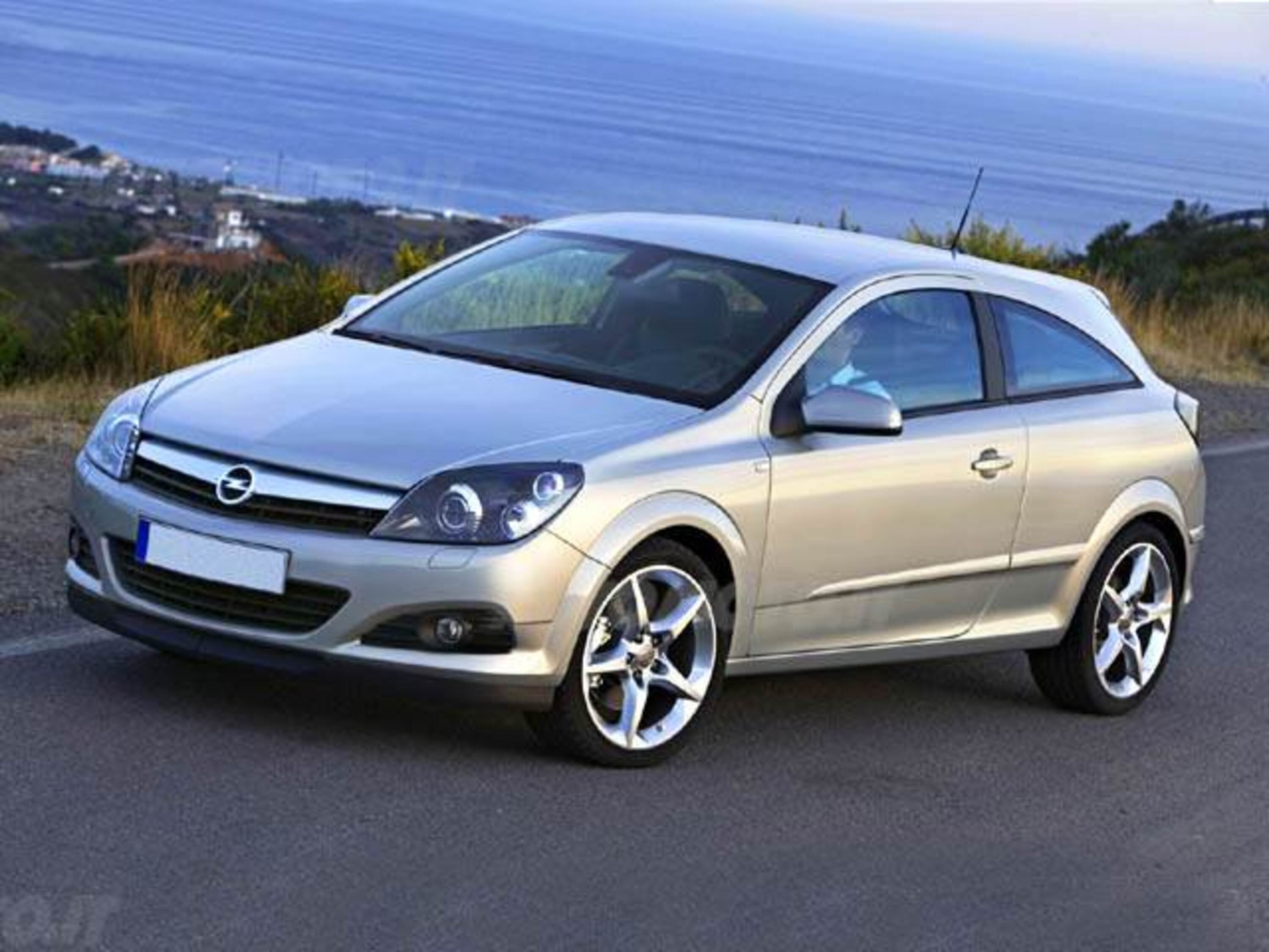 Opel Astra GTC 1.6 16V Twinport 3 porte Enjoy