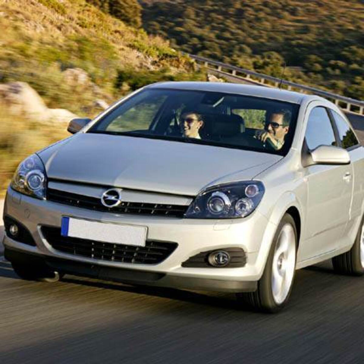 Opel Astra GTC (2005-10)