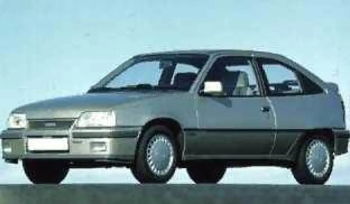 Opel Kadett 2.0 16V 3 porte GSi