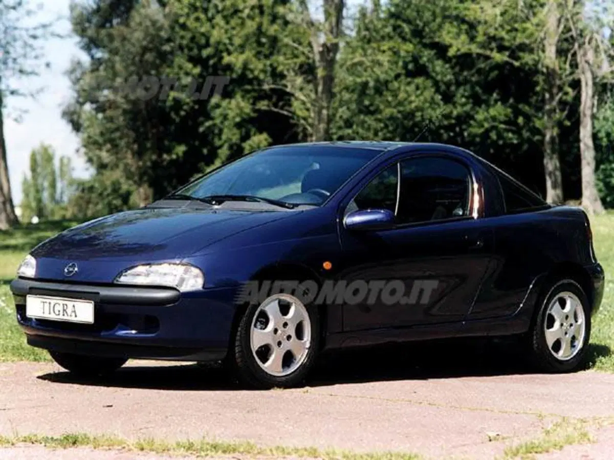 Opel Tigra 16V cat Ceramic Blue
