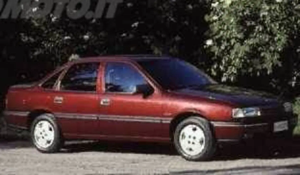 Opel Vectra 1.6 4 porte GLS