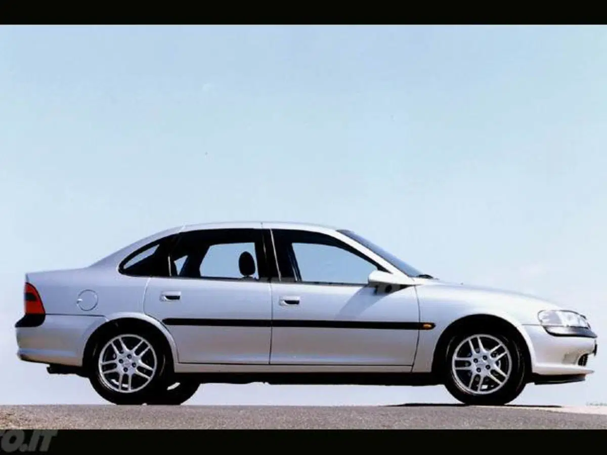 Opel Vectra 2.0 16V T DI cat 4 porte Sport