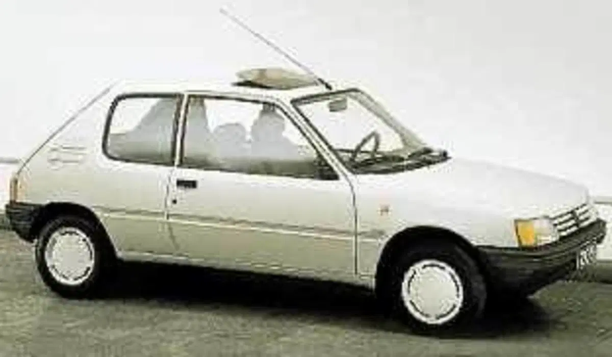 Peugeot 205 cat 3 porte Look
