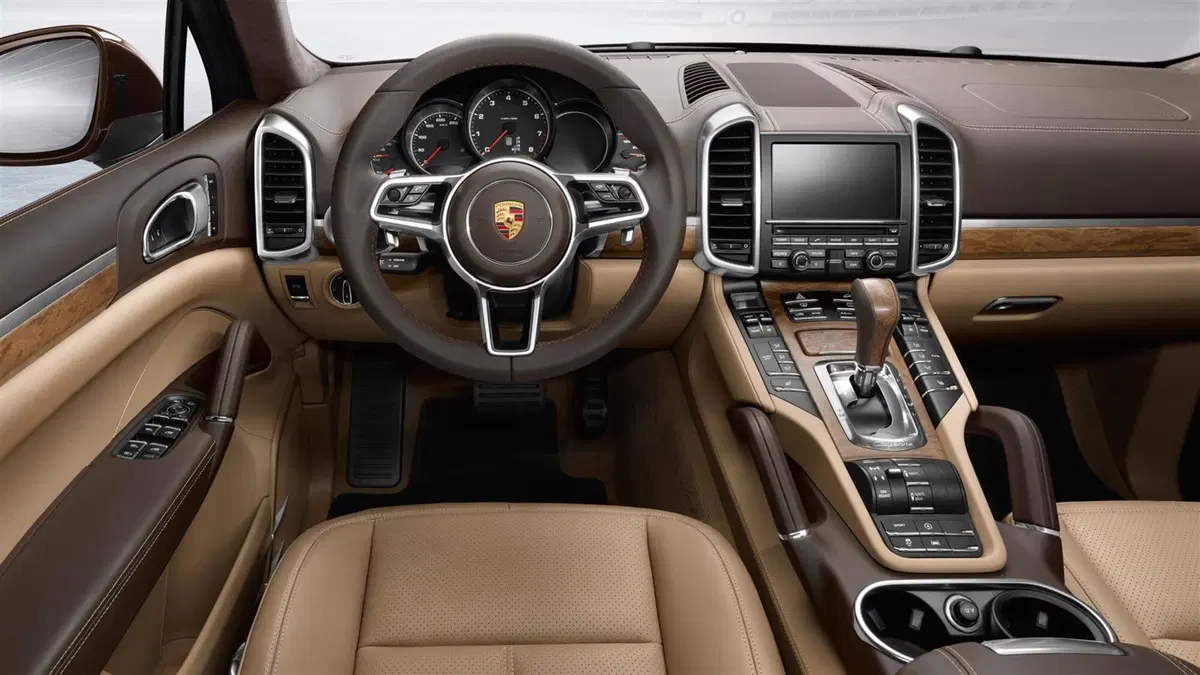 Quale comprare, Confronto: Jeep Grand Cherokee CRD Vs Porsche Cayenne Diesel (13)