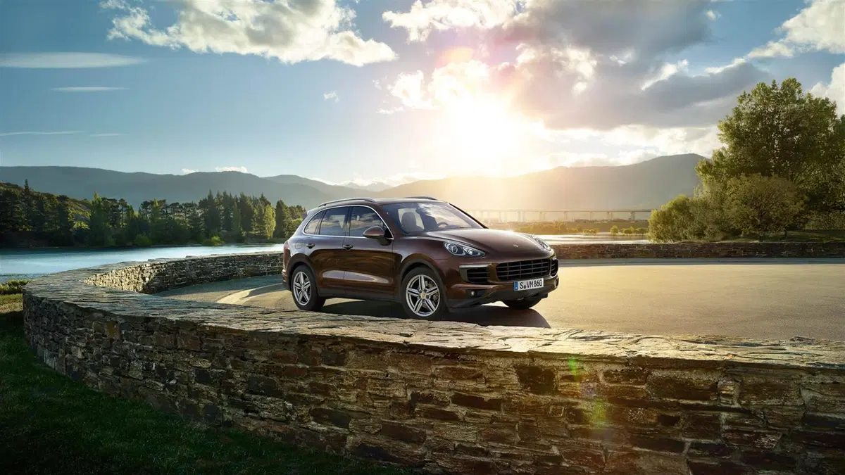 Quale comprare, Confronto: Jeep Grand Cherokee CRD Vs Porsche Cayenne Diesel (15)