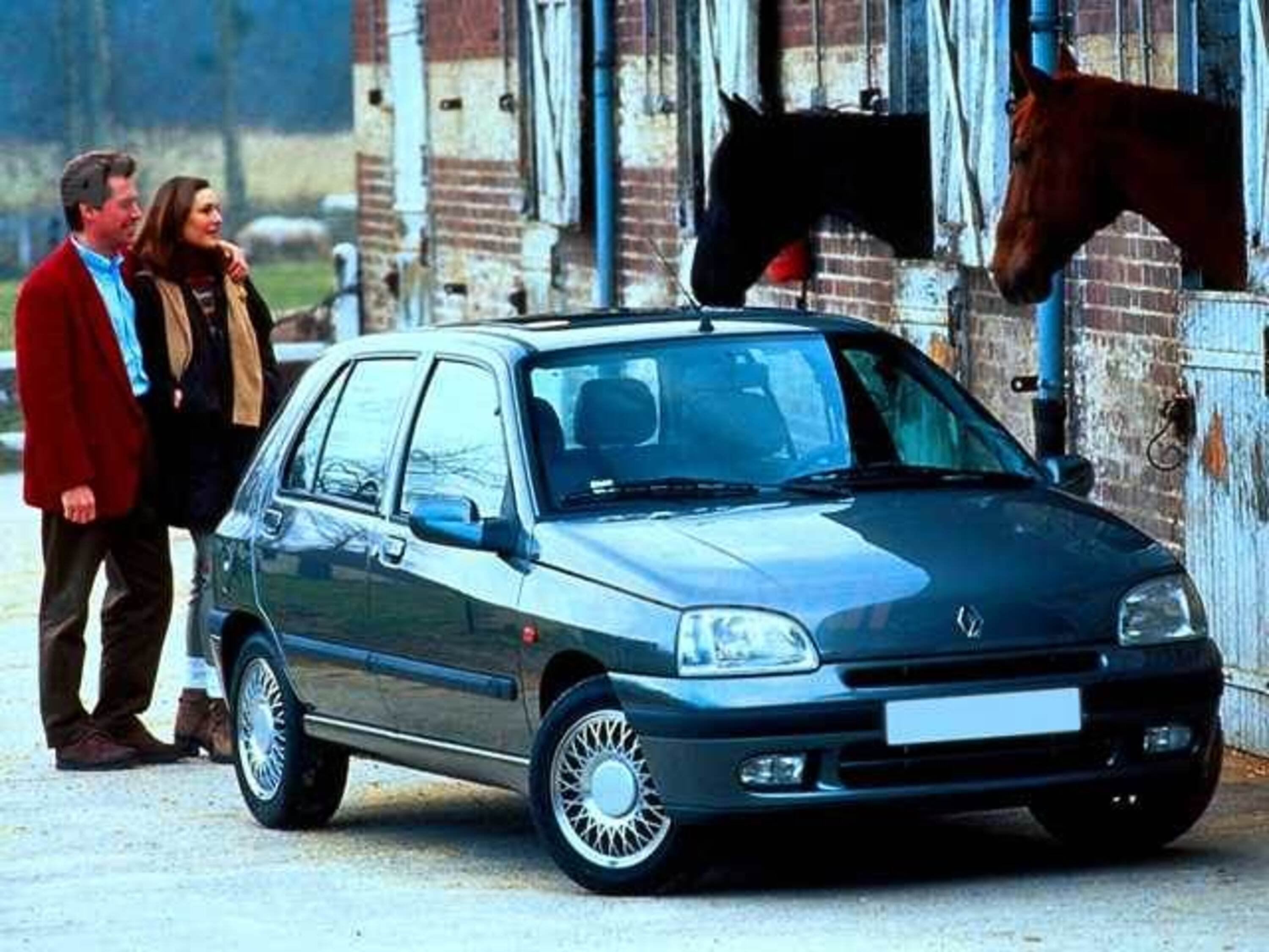 Renault Clio cat 5 porte Baccara 